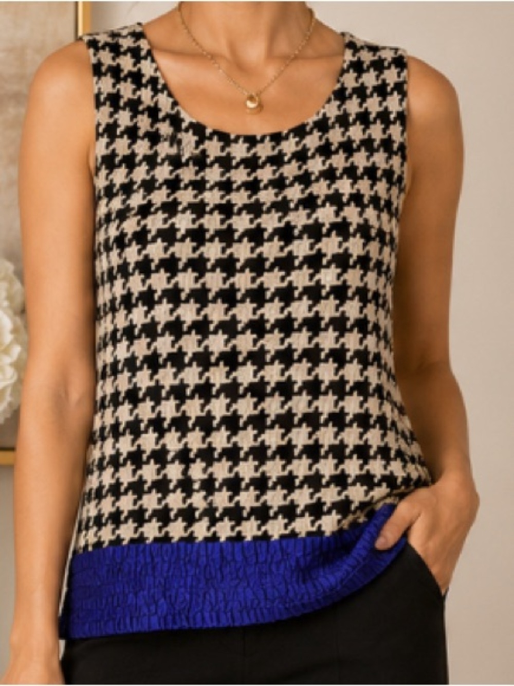 Casual Corner • Houndstooth • Medium • Top